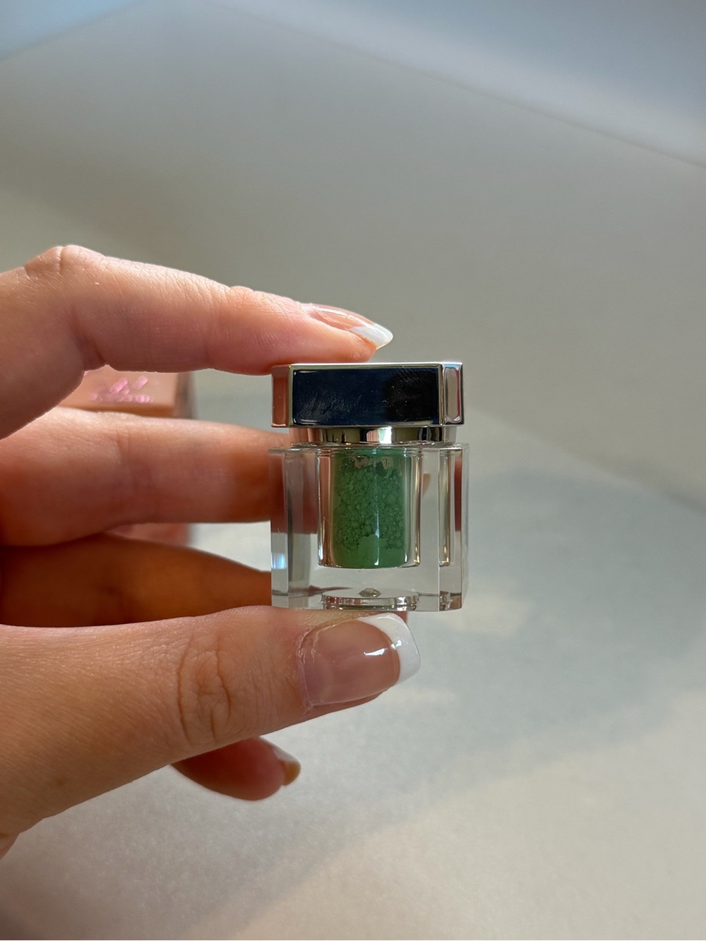 La Prédiré Prestige Paris Get Fresh Matte Eye Shadow - Shade 15 “Green” - Picture 9 of 10